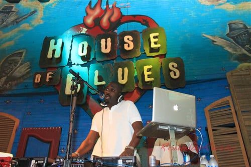 Idris Elba as a DJ 